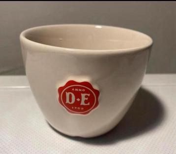 Suikerschaaltje van DE . Doorsnede 9 cm Hoogte 7 cm. beschikbaar voor biedingen