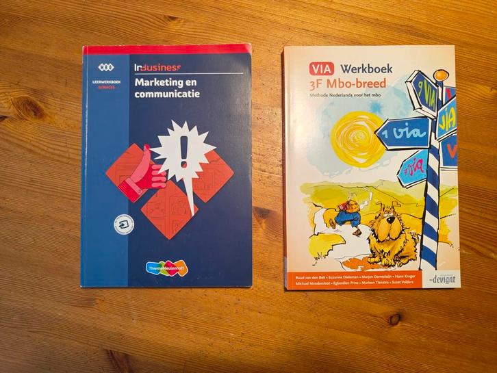 Boek Marketing en communicatie en Boek Nederlands 3F, Boeken, Schoolboeken, Zo goed als nieuw, Nederlands, Overige niveaus, Ophalen