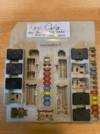 Zekeringkast/Relais motorcompartiment Renault CLIO III, Ophalen, Renault