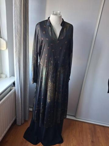 BOERENBRUILOFT LANGE JURK MAAT 38 GEVOERD beschikbaar voor biedingen