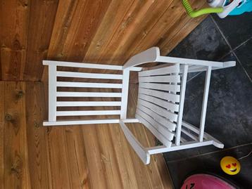 Schommelstoel hout beschikbaar voor biedingen