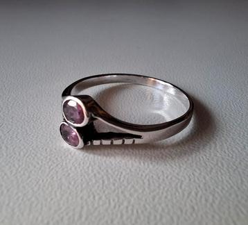 Zilveren ring met amethist beschikbaar voor biedingen