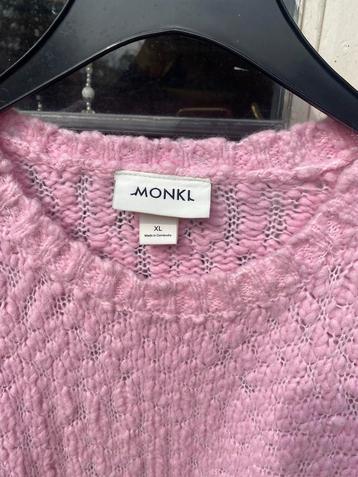 Rosé Monki trui XL beschikbaar voor biedingen