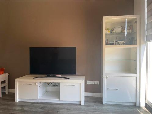 GRATIS Tv-meubel en dressoir / opbergkast | tv-kast, Huis en Inrichting, Complete inboedels, Ophalen