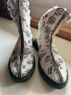 Papucei Enkellaarsjes Maat 38, Kleding | Dames, Ophalen of Verzenden, Zo goed als nieuw, Zwart, Lage of Enkellaarzen