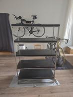 metalen open kast met zwart houten planken., Ophalen, Met plank(en), Gebruikt, 100 tot 150 cm