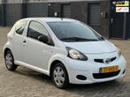 Toyota Aygo 1.0-12V Access Nieuw APK BOEKJES 3deurs, Auto's, Voorwielaandrijving, Euro 5, Stof, Gebruikt