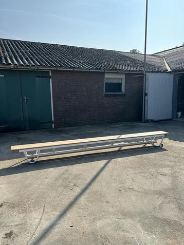 Turnbanken zeven stuks!  beschikbaar voor biedingen