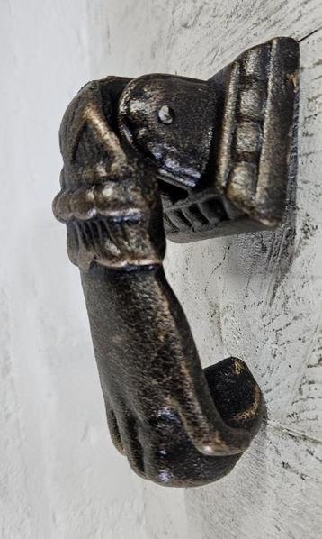 DEURKLOPPER HAND / gietijzer beschikbaar voor biedingen