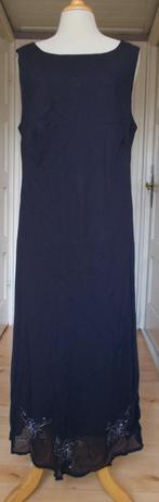 Donkerbruine bewerkte maxi jurk van Laura Ashley! 44, Kleding | Dames, Jurken, Bruin, Verzenden, Maat 42/44 (L), Zo goed als nieuw