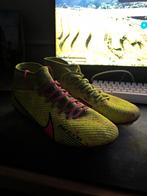 Custom voetbal schoenen/scheenbeschermers, Sport en Fitness, Voetbal, Schoenen, Maat L, Ophalen of Verzenden, Zo goed als nieuw