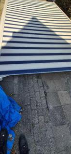Cassettescherm knikarm 5,50 br 3 mtr uitval Somfy afstandbed, Tuin en Terras, Zonneschermen, Ophalen, 450 cm of meer, Elektrisch