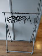 Kledingrek op wieltjes met hangers, Kleding | Dames, Kledingrekken, Ophalen, Met wielen, Zo goed als nieuw