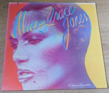 Grace Jones – Muse beschikbaar voor biedingen