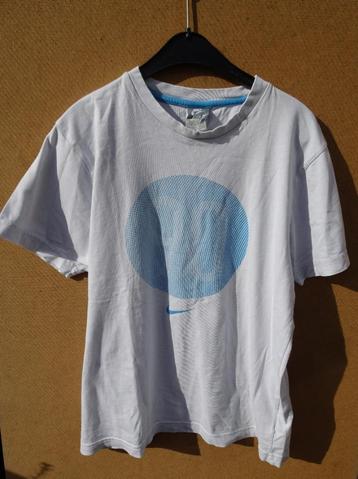Nike wit sportshirt dames - maat M beschikbaar voor biedingen