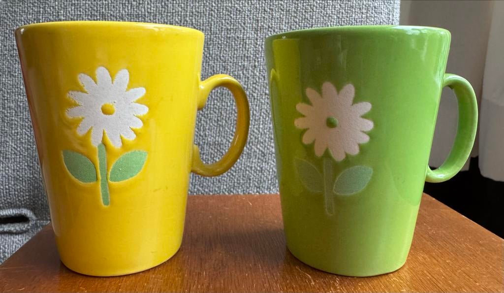 Just Mugs England Groene en Gele Mok met Bloem, Ophalen of Verzenden, Gebruikt