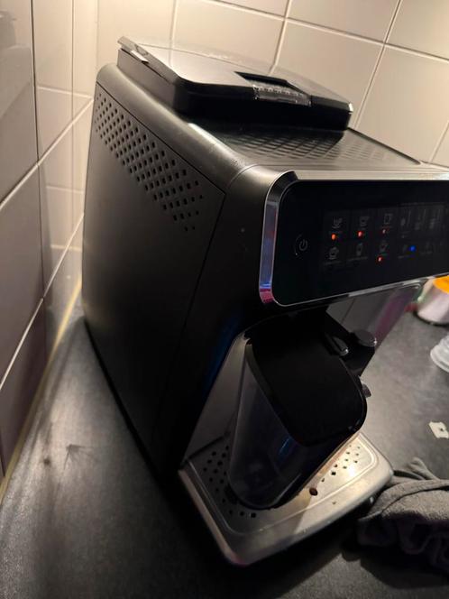 Philips EP3246 LatteGo Espressomachine, Witgoed en Apparatuur, Koffiezetapparaten, Gebruikt, Koffiebonen, Espresso apparaat, 2 tot 4 kopjes