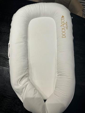 Babynest Dockatot deluxe beschikbaar voor biedingen
