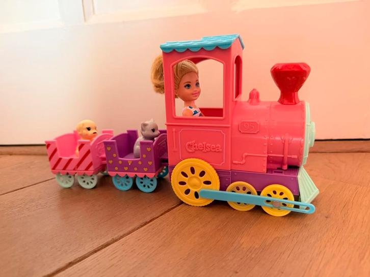 Barbie Chelsea trein met hond en kat, Kinderen en Baby's, Speelgoed | Speelgoedvoertuigen, Gebruikt, Ophalen of Verzenden