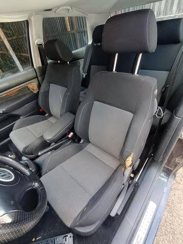 Volkswagen Golf 4 Pacific 3deurs stoffen interieur 2 sets beschikbaar voor biedingen