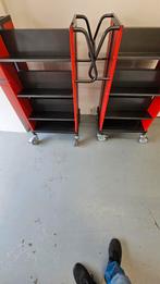 Twee rode metalen trolley's, Met plank(en), Gebruikt, Minder dan 100 cm, Metaal