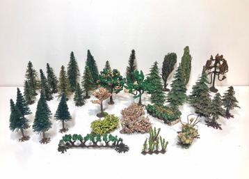 Partij H0 bomen en heggen diverse merken Busch Vau-Pe  beschikbaar voor biedingen