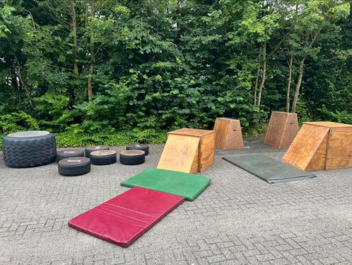 Gymmateriaal freerunning – Dikke mat, obstakels & blokken, Sport en Fitness, Overige Sport en Fitness, Gebruikt, Ophalen