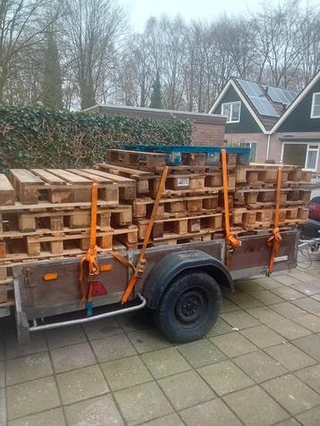 Gezocht gratis partij euro pallets en wegwerp pallets  beschikbaar voor biedingen