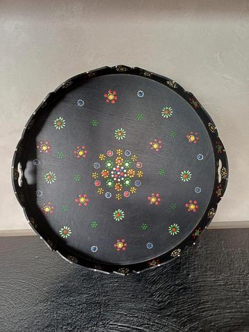 Te koop: Handbeschilderd dienblad - doorsnede 33 cm beschikbaar voor biedingen