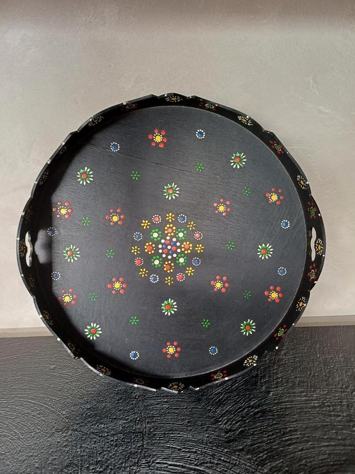 Te koop: Handbeschilderd dienblad - doorsnede 33 cm, Huis en Inrichting, Woonaccessoires | Dienbladen, Zo goed als nieuw, Hout