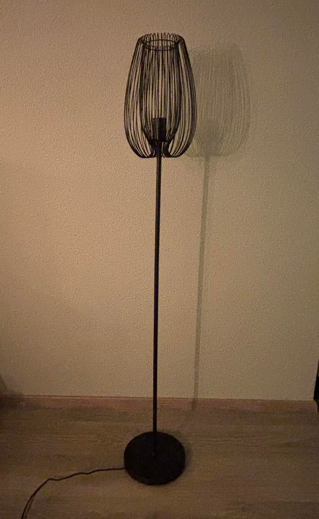 NIEUW! vloerlamp zwart, Huis en Inrichting, Ophalen of Verzenden, Nieuw, Metaal, 150 tot 200 cm