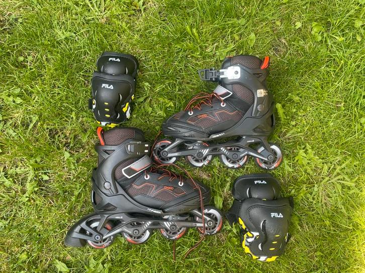 Oxelo skates maat 35-38 + knie- en elleboogbeschermers, Sport en Fitness, Skeelers, Zo goed als nieuw, Inline skates 4 wielen