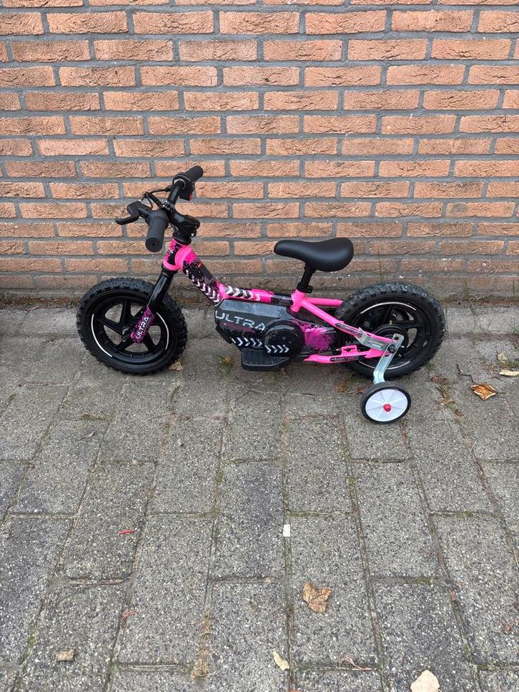 Ultra Elektrische Loopfiets 12 inch, Fietsen en Brommers, Fietsen | Kinderfietsjes, Zo goed als nieuw, Minder dan 16 inch, Zijwieltjes