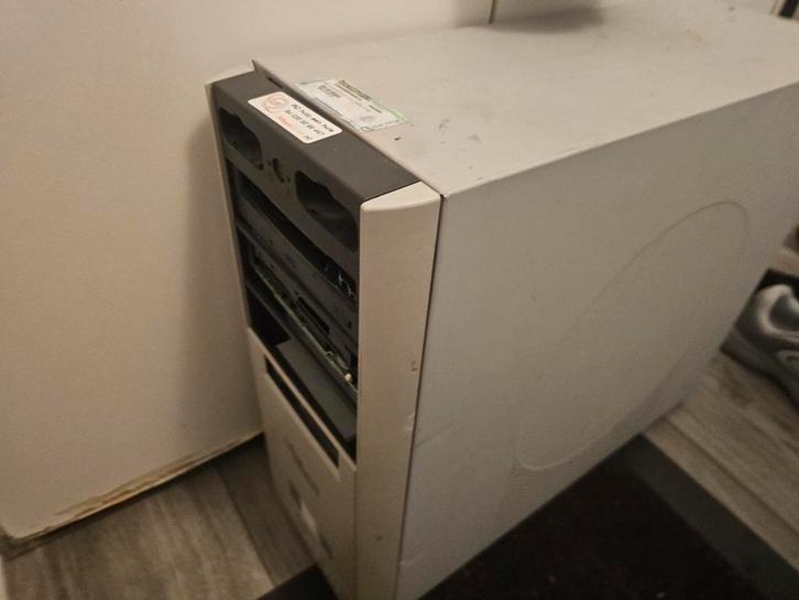 Vintage Pentium 4 Computer - Fujitsu Siemens Scaleo 600, Computers en Software, Desktop Pc's, Gebruikt, Onbekend, HDD, Minder dan 4 GB