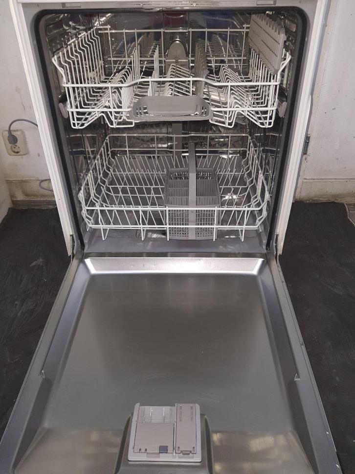 Inbouw A+ Bosch Vaatwasser werkt 100%(SMV25AX04N), Witgoed en Apparatuur, Vaatwasmachines, Zo goed als nieuw, Inbouw, Minder dan 85 cm