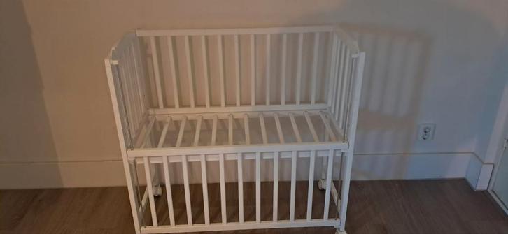 Babybed op wieltjes, Kinderen en Baby's, Babywiegjes en Ledikanten, Gebruikt, Ledikant, Ophalen of Verzenden