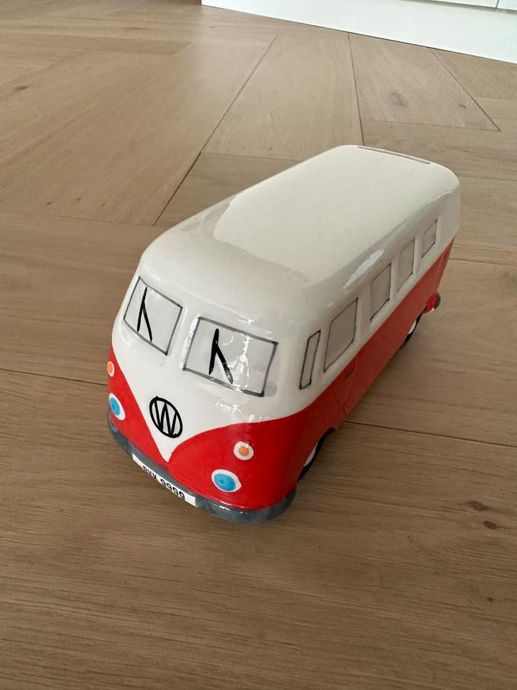 VW Busje Spaarpot - Leuk en Decoratief!, Verzamelen, Spaarpotten, Gebruikt, Vervoermiddel, Steen, Aardewerk of Keramiek, Ophalen of Verzenden