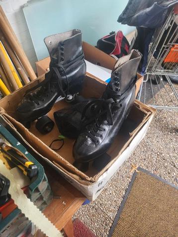 Vintage Zwarte Roller Skates Maat 40 beschikbaar voor biedingen