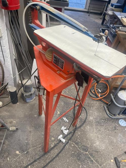 Hegner Multicut-SE Figuurzaagmachine met onderstel, Doe-het-zelf en Verbouw, Gereedschap | Zaagmachines, Gebruikt, Figuurzaag