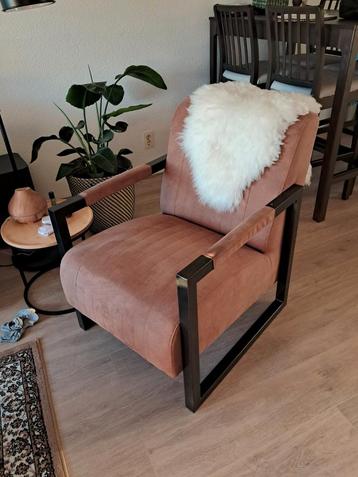 Industriële loungechair cognac beschikbaar voor biedingen