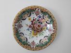Delfts bord / schaal (2 stuks) bloemen, gekleurd, Antiek en Kunst, Ophalen of Verzenden