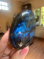 Erg mooi sculptuurtje van labradoriet | 2 kleuren!Full flash, Verzamelen, Mineralen en Fossielen, Ophalen of Verzenden, Mineraal