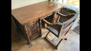 Antiek bureau met stoel - staat in Hillegom beschikbaar voor biedingen
