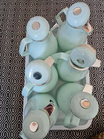 Set van 6 vintage thermoskannen beschikbaar voor biedingen