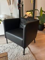 IKEA EKERÖ Fauteuil - Zwart Leerlook, Huis en Inrichting, Fauteuils, Ophalen, Kunststof, Minder dan 75 cm, Zo goed als nieuw