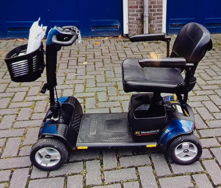 Opvouwbare scootmobiel 4 wiel - zeer mooi en goed, Diversen, Rollators, Zo goed als nieuw, Opvouwbaar, Ophalen