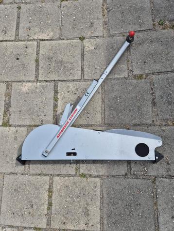 4x Batavus automatische fietslift voor aan de muur beschikbaar voor biedingen