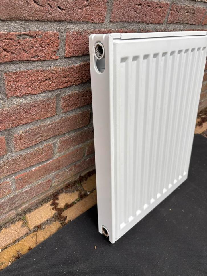 Zo goed als nieuwe paneelradiator 40x50cm, 550 Watt, Doe-het-zelf en Verbouw, Verwarming en Radiatoren, Zo goed als nieuw, Radiator