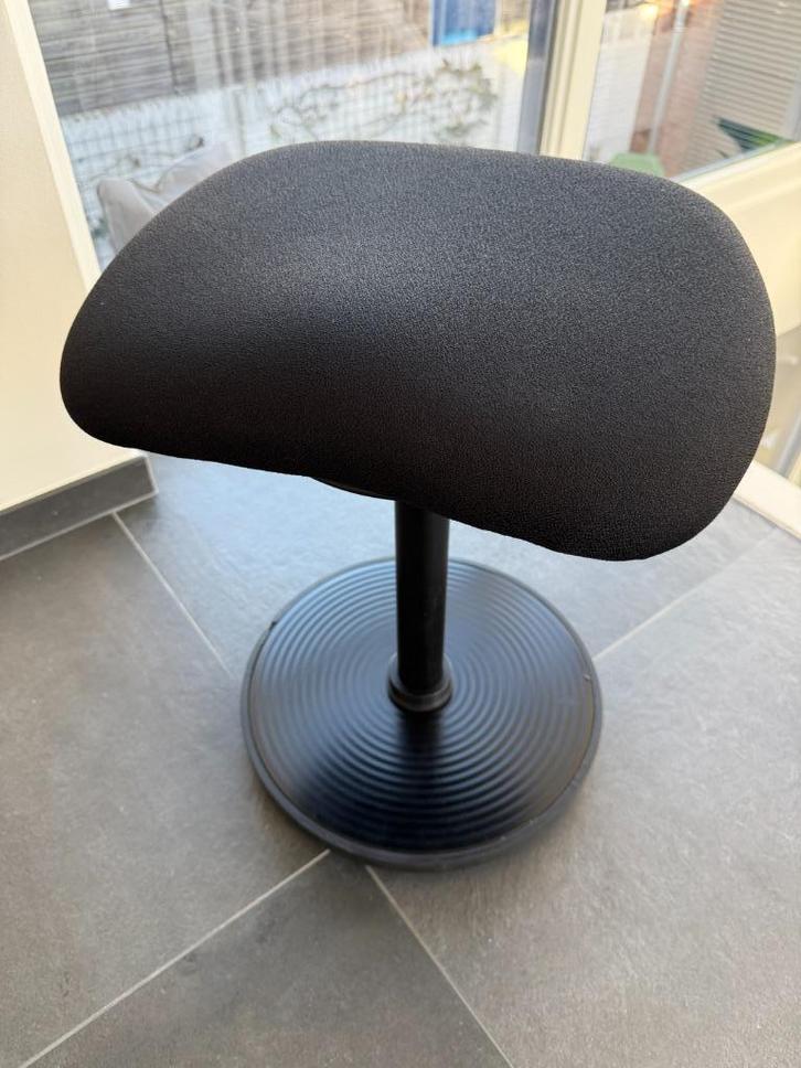 Löffler | Lavabird | StiT | ergonomische sta zit kruk | IZGS, Huis en Inrichting, Bureaustoelen, Gebruikt, Bureaukruk, Zwart, Ophalen of Verzenden