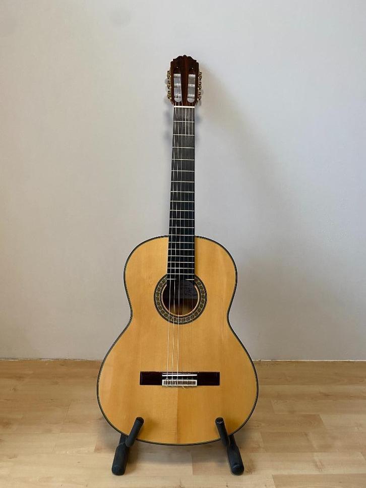 Amalio Burguet 2F Flamenco guitar, Muziek en Instrumenten, Snaarinstrumenten | Gitaren | Akoestisch, Zo goed als nieuw, Klassieke of Spaanse gitaar